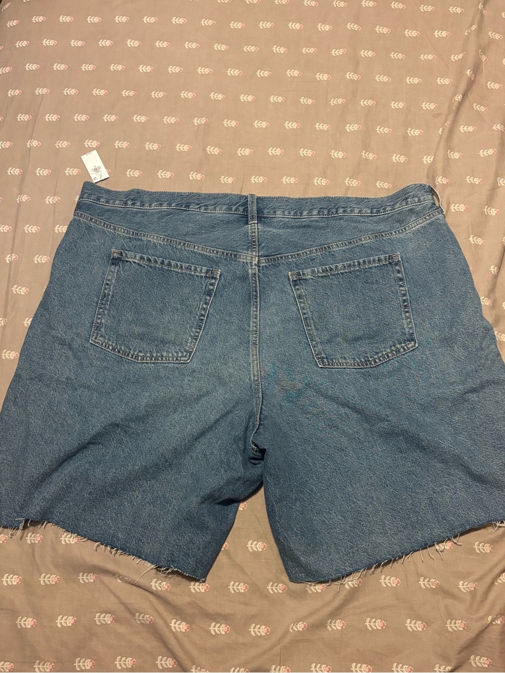 Old Navy Women’s Blue Denim Shorts - Picture 2 of 4